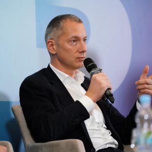 Boris Lozhkin speaking at an event